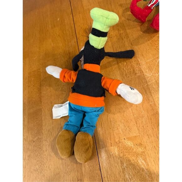 Disney Goofy 10-Inch Plush toy with tag - Picture 8 of 8